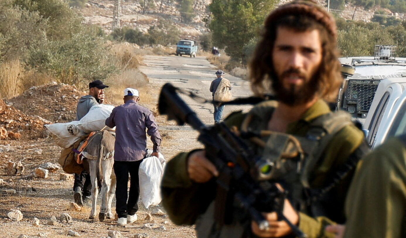 Israele intensifica raid, arresti e sequestri in Cisgiordania: continua la repressione quotidiana contro i palestinese Israele intensifica raid, arresti e sequestri in Cisgiordania: continua la repressione quotidiana contro i palestinese