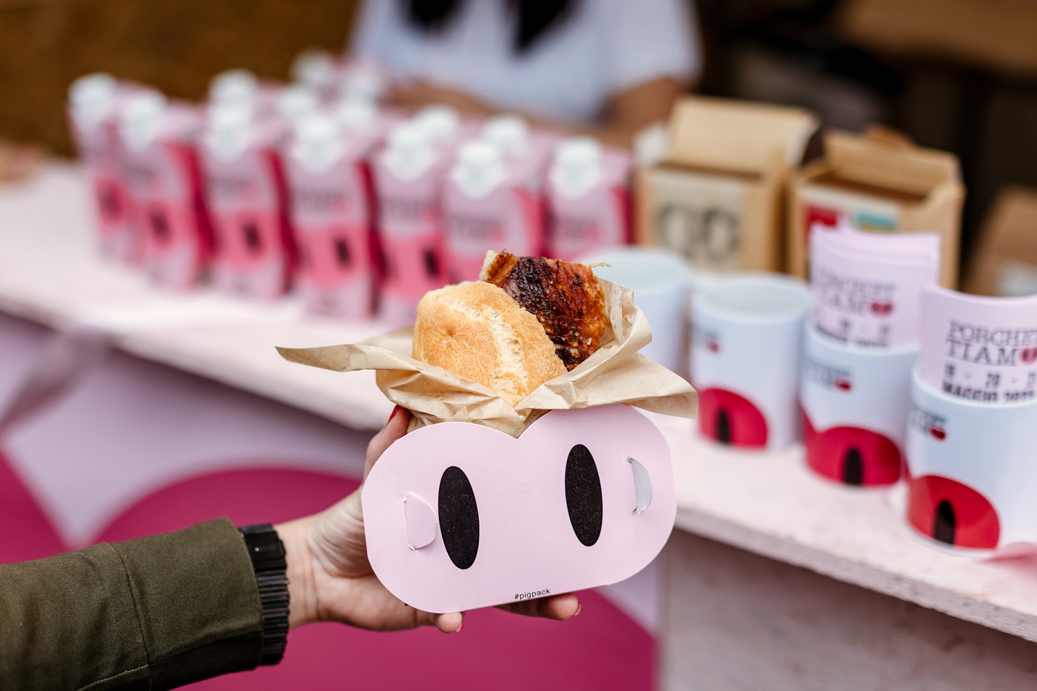 A Todi la porchetta diventa racconto d&rsquo;Italia: il festival &ldquo;Porchettiamo&rdquo; trasforma il gusto in cultura popolare