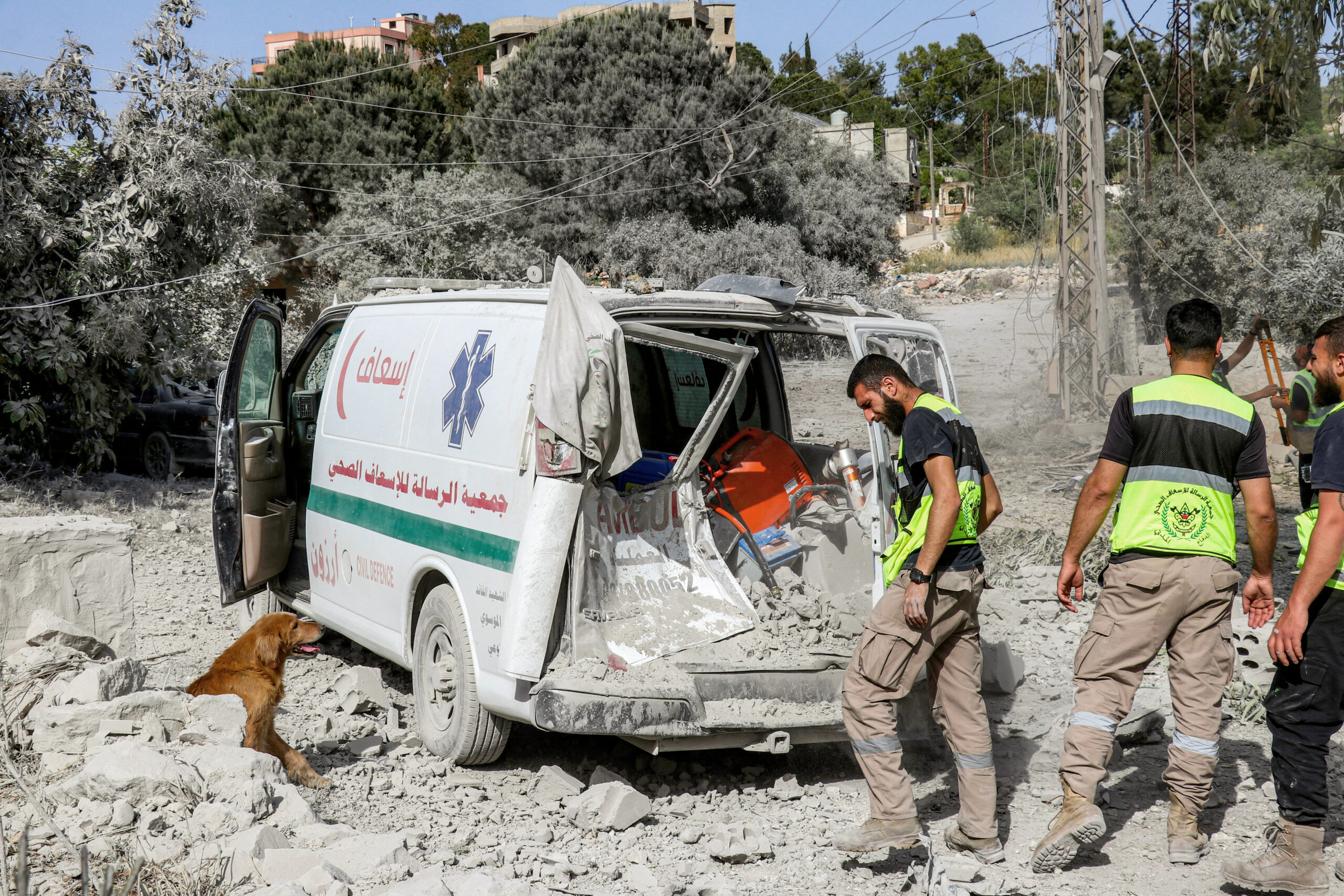 Attacchi israeliani in Libano: morti e raid su strade costiere in un'altra giornata di sangue