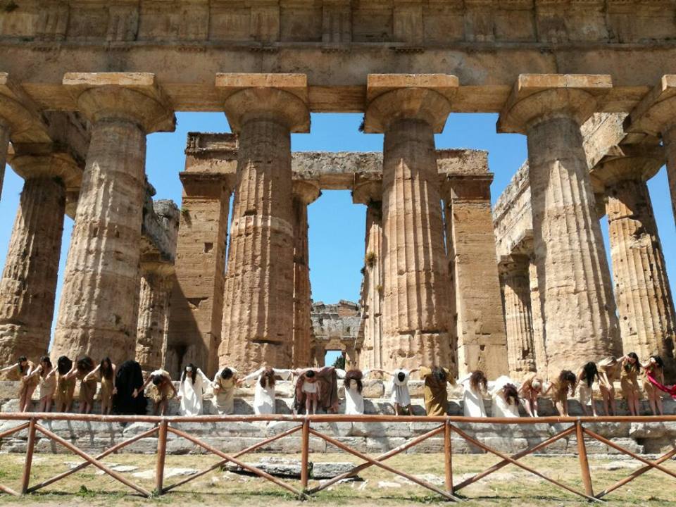 Paestum Teatro Antico 2026, oltre 600 studenti protagonisti tra cultura e spettacoli nei Templi antichi