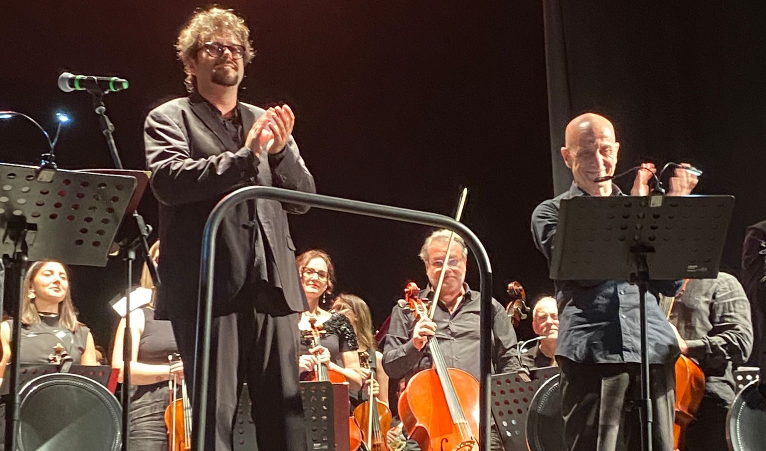 Al Parioli l’Orchestra filarmonica della Calabria diretta da Filippo Arlia con testi recitati da Peppe Servillo