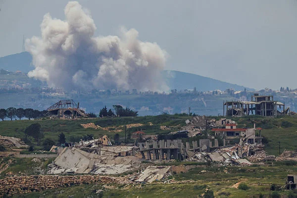 Israele intensifica l&rsquo;invasione del sud del Libano: bombe e sfollamenti forzati contro intere comunit&agrave; civili