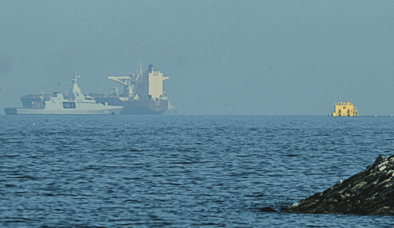 Stati Uniti minacciano sanzioni alle compagnie che pagano l’Iran per attraversare lo Stretto di Hormuz in sicurezza