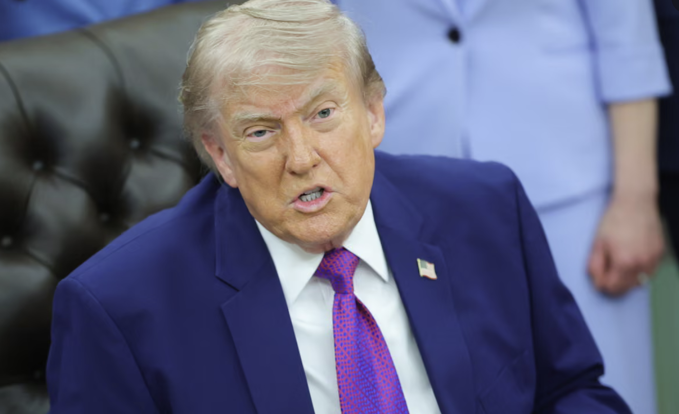 Trump rilancia le minacce di guerra all'Iran: "Il tempo sta per scadere e..."