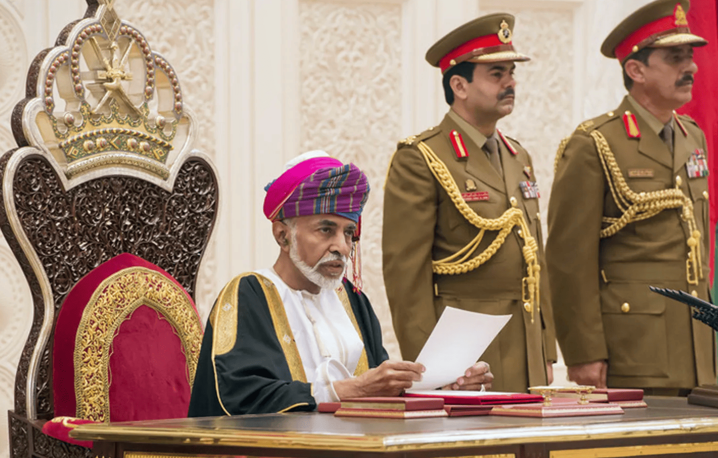 Trump minaccia anche l&rsquo;Oman: &ldquo;O si comporta come vogliamo noi o lo faremo saltare in aria&rdquo;