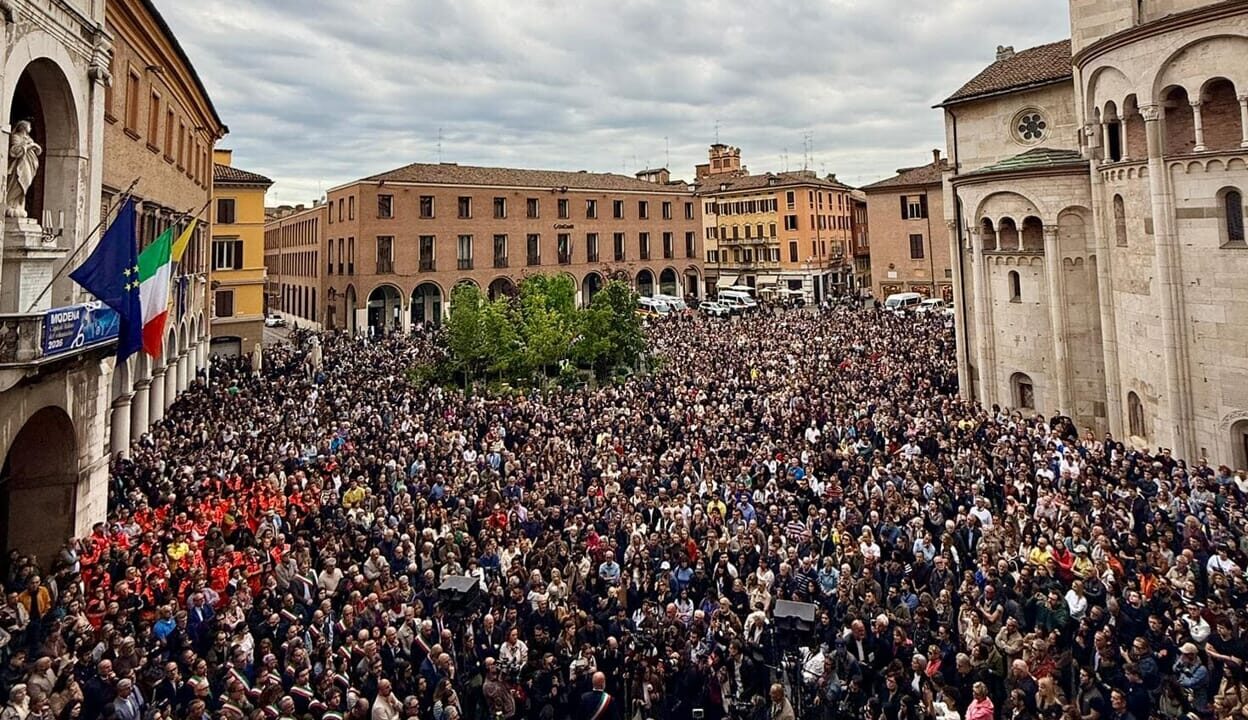 Cittadini di serie A e serie B: la destra razzista riscopre sangue, stirpe e discriminazione contro gli immigrati