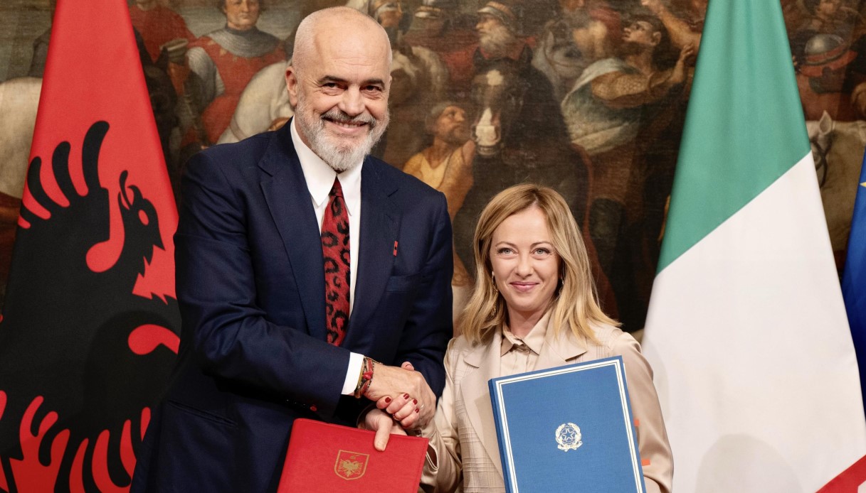 L&rsquo;Albania scarica il modello Meloni: verso la fine dei centri per migranti oltre Adriatico