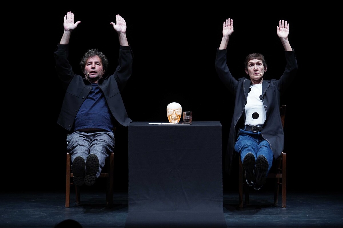 Roberto Scappin e Paola Vannoni - primavera dei teatri 2026 - Vorrei morire non so come fare - Ph angelo maggio - recensione di Alessia de Antoniis