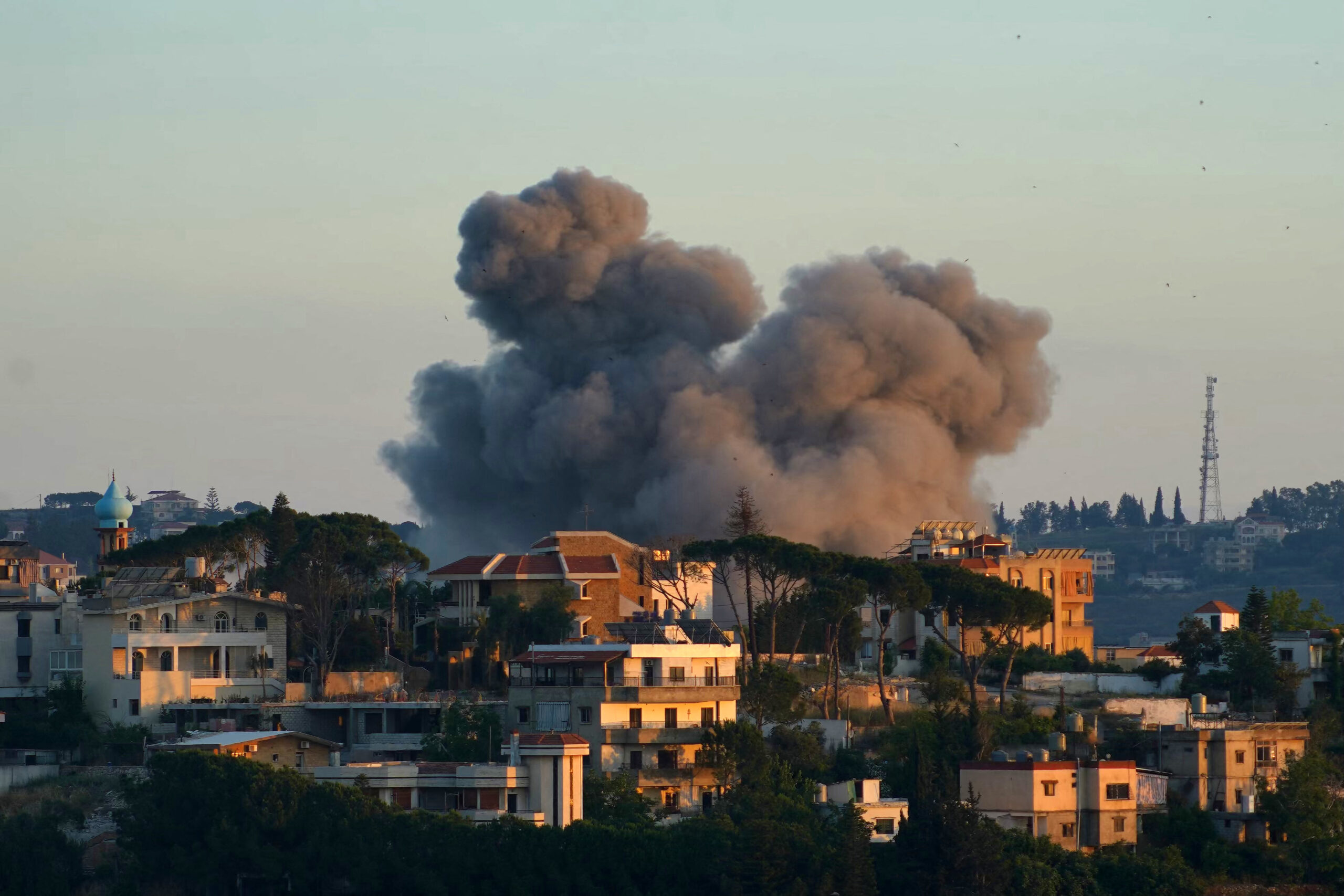 La pace di Netayahu: ondata di bombardamenti sul Libano per far altare l'accordo Usa-Iran La pace di Netayahu: ondata di bombardamenti sul Libano per far altare l'accordo Usa-Iran