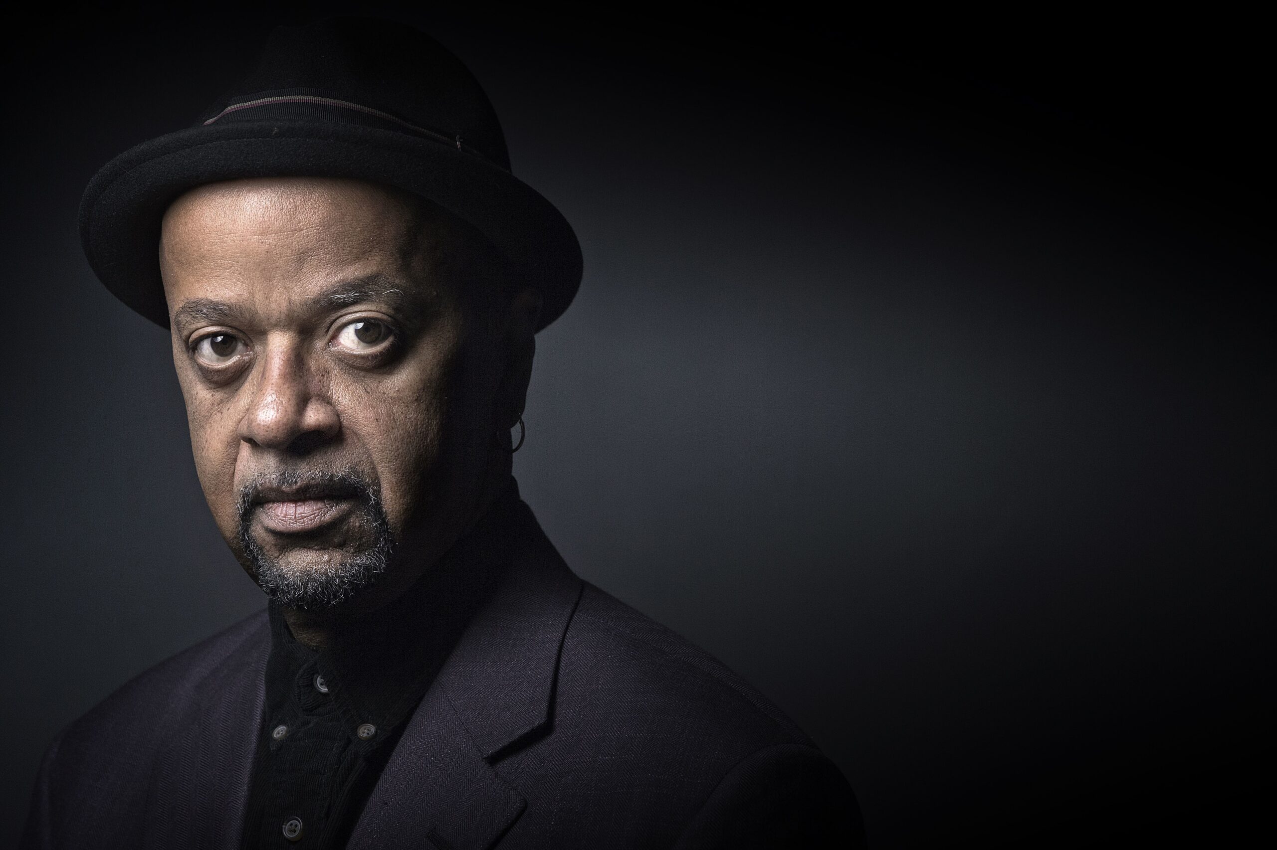 Tra le croci bianche della memoria: la guerra, il razzismo e l’Italia liberata nel romanzo di James McBride Tra le croci bianche della memoria: la guerra, il razzismo e l’Italia liberata nel romanzo di James McBride