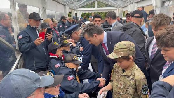 Hegseth oltraggia con il razzismo la memoria del D-Day: la propaganda trumpiana riscrive perfino la storia Hegseth oltraggia con il razzismo la memoria del D-Day: la propaganda trumpiana riscrive perfino la storia