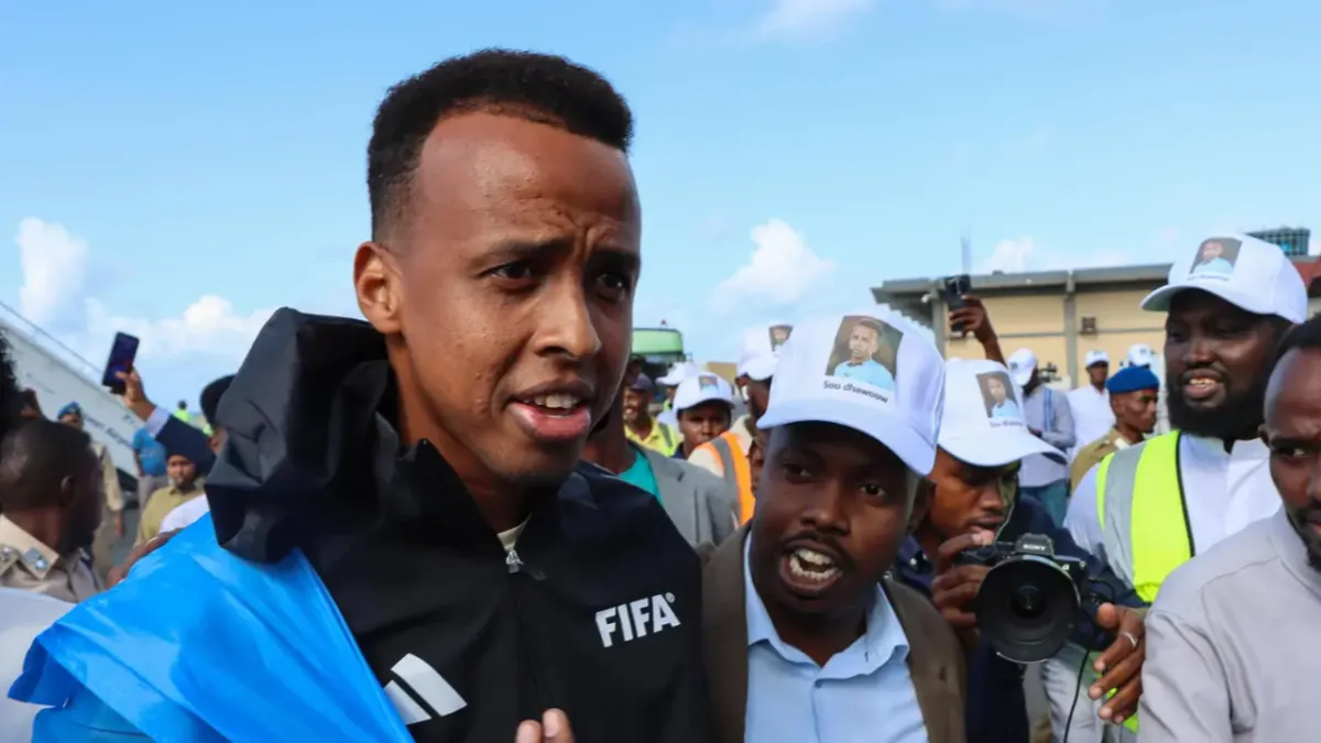 l-arbitro-somalo-omar-artan (1) Arbitro somalo respinto dagli Usa per il razzismo di Trump: sfuma il sogno Mondiale