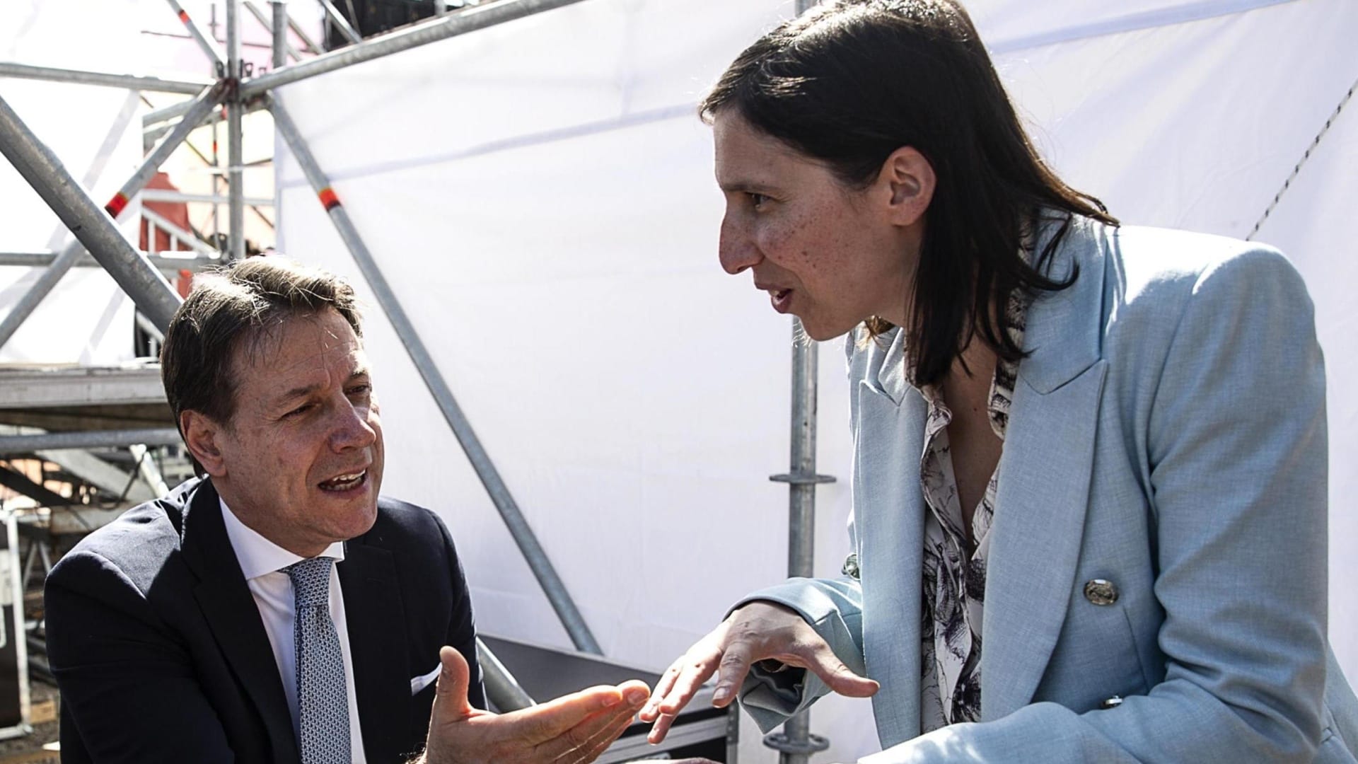 Sondaggi politici: il Campo Largo in vantaggio sulla destra (senza Vannacci)