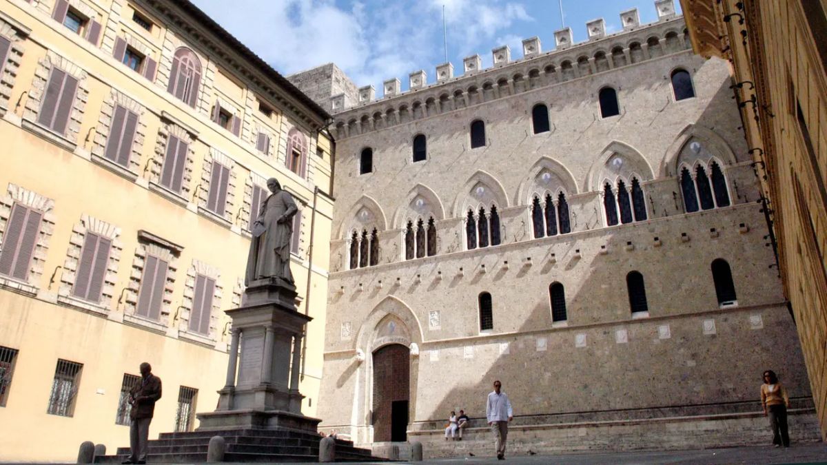 Tutti vogliono la banca pi&ugrave; antica del mondo ma c'&egrave; chi la vuole per non farla pi&ugrave; essere senese