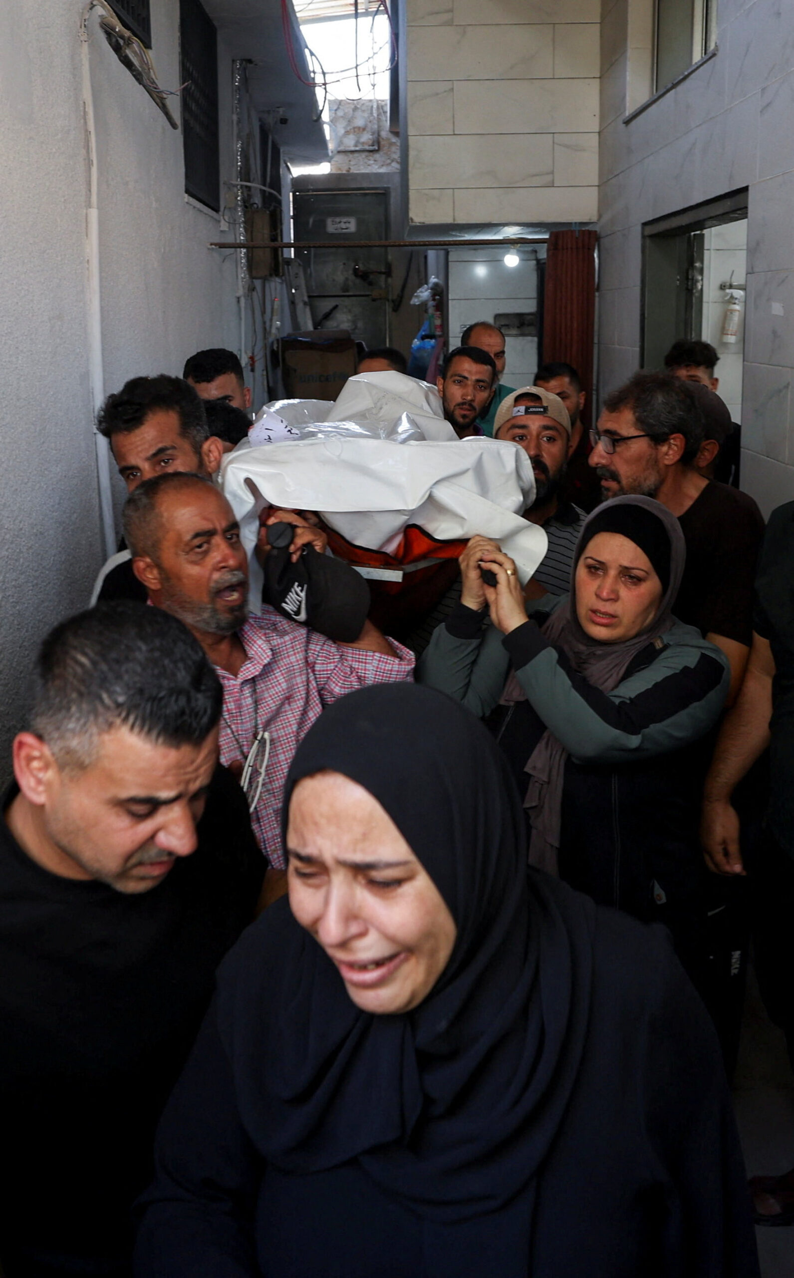 Gaza: Israele uccide una giovane attivista dell'Unicef mentre andava a scuola per sostenere un esame