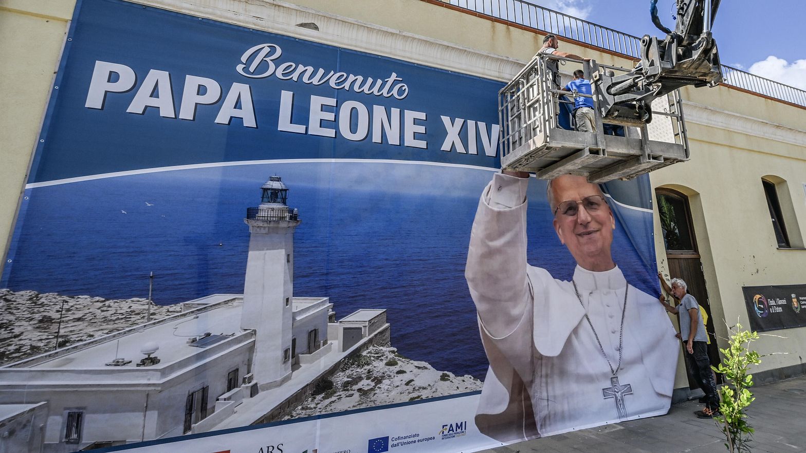 Leone XIV, messaggio a Trump: "Gli immigrati hanno plasmato il futuro degli Stati Uniti" Leone XIV, messaggio a Trump: "Gli immigrati hanno plasmato il futuro degli Stati Uniti"