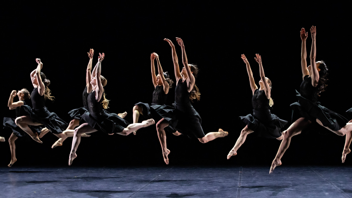 Requiem(s) – coreografia Angelin Preljocaj – Teatro ostia antica festival Requiem(s) - coreografia Angelin Preljocaj - Teatro ostia antica festival - recensione di Alessia de Antoniis