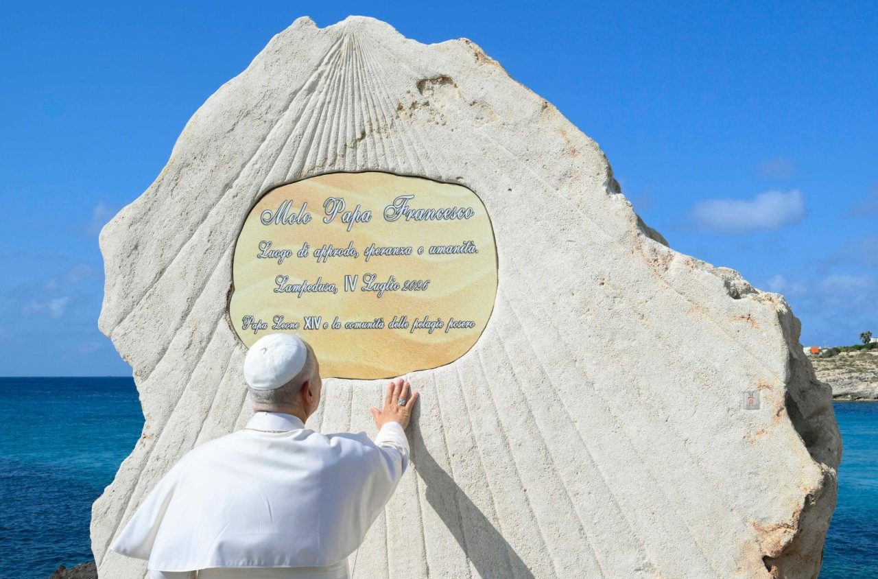 Lampedusa, Leone rilancia Francesco: il dolore del Mediterraneo diventa un appello alla coscienza dell'Europa