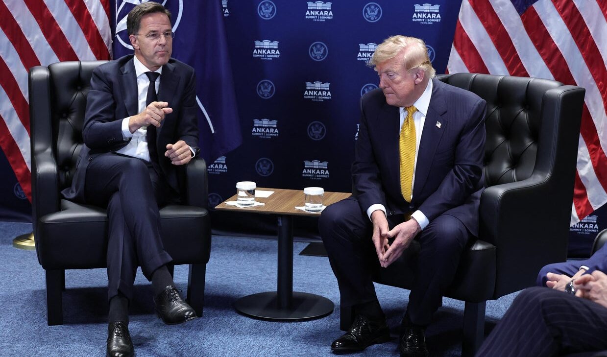 Trump attacca ancora la Spagna e ipotizza di interrompere le relazioni commerciali: ma non può farlo