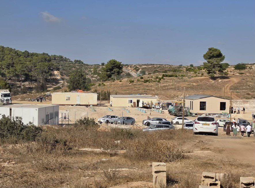 I coloni israeliani sono tornati nell’insediamento illegale di Ganim dopo aver demolito proprietà palestinesi I coloni israeliani sono tornati nell’insediamento illegale di Ganim dopo aver demolito proprietà palestinesi