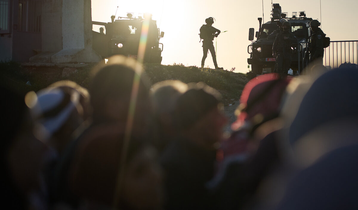 Cisgiordania, coloni israeliani fuori controllo: 467 attacchi contro i palestinesi in una settimana Cisgiordania, coloni israeliani fuori controllo: 467 attacchi contro i palestinesi in una settimana