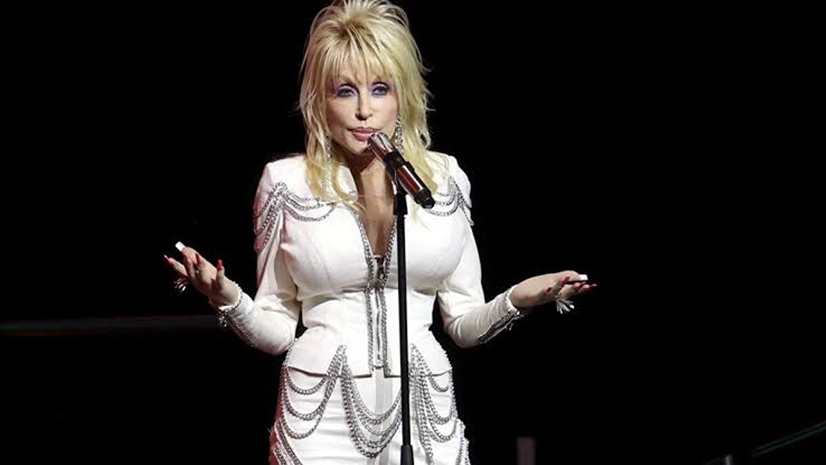 Addio a Dolly Parton, la regina del country americano 