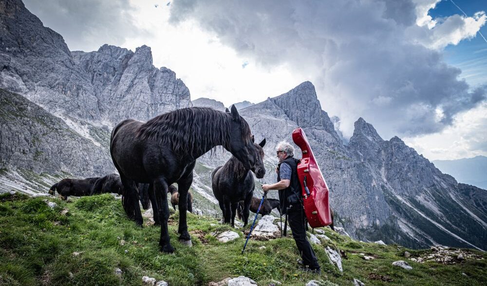 Trent&rsquo;anni (e oltre) di &ldquo;I suoni delle Dolomiti&rdquo;, musica internazionale tra vette, prati e rifugi alpini del Trentino