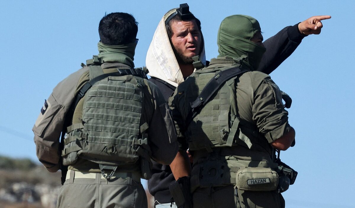 Cisgiordania, 12 paesi sanzionano gli insediamenti israeliani: "Terroristi impegnati nella pulizia etnica"