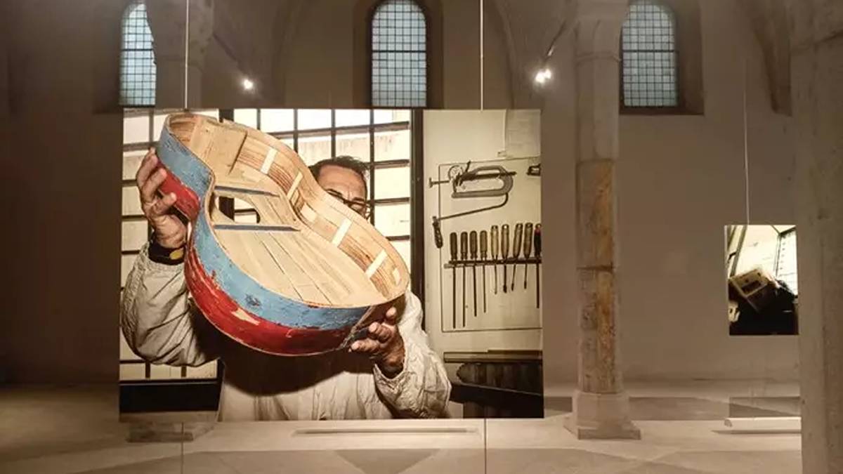 Creare musica a partire dal legno dei barconi fonte: ansa.it