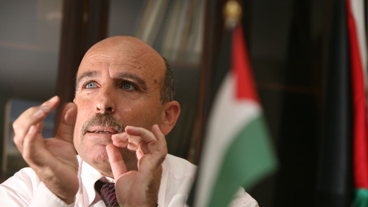 L’ex ministro palestinese conferma di aver avvertito Israele dell’attacco di Hamas del 7 ottobre