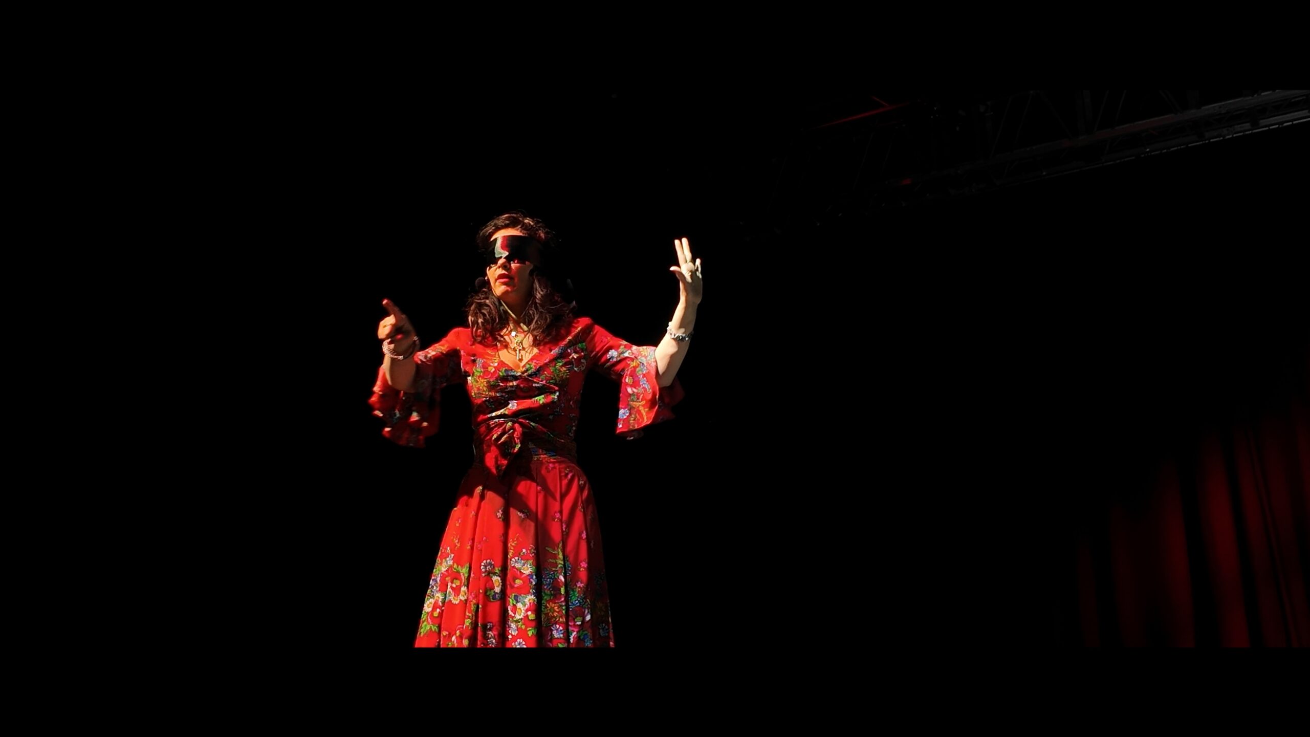 Anca Lucian del duo Anca&Lucca campioni mondiali mentalismo Alla Festa del Cinema di Roma l’illusionismo incontra Méliès: il documentario di Francesca Bellucci
